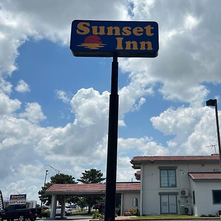 Sunset Inn Oklahoma City Exterior photo